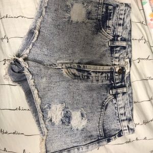 High Waisted destroyed light wash shorts
